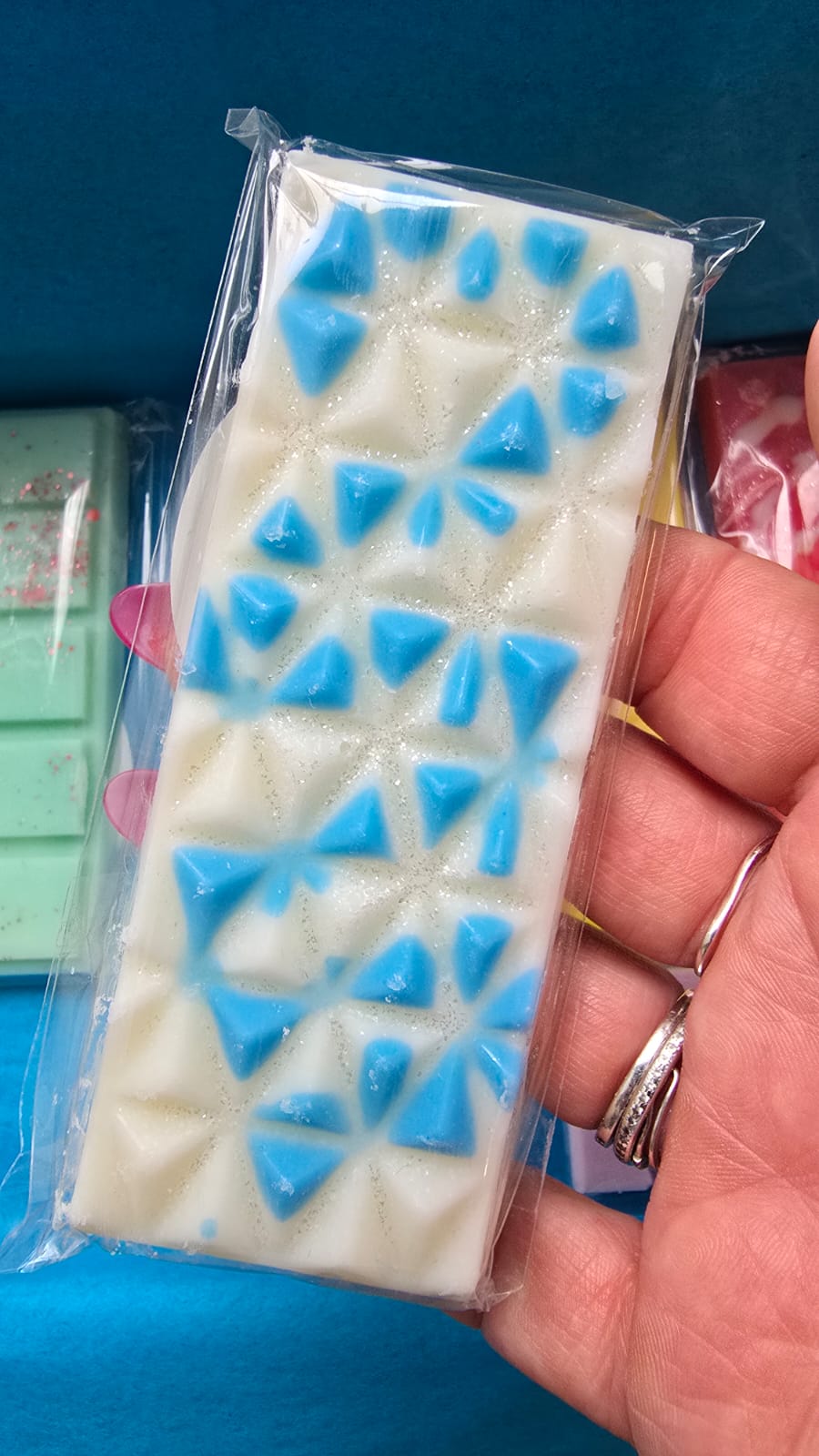 Strong Scented Wax Melts Mystery Box Long Lasting Home Aroma Fragrance 5 Full sized Bars and FREE Mini Bar Best seller scents from our Perfume, Fresh, Fruity and Floral melts contents will vary