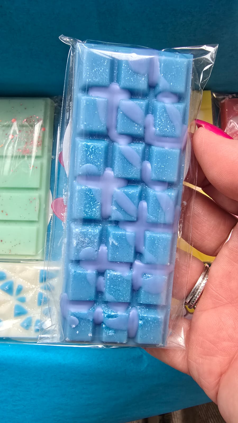 Strong Scented Wax Melts Mystery Box Long Lasting Home Aroma Fragrance 5 Full sized Bars and FREE Mini Bar Best seller scents from our Perfume, Fresh, Fruity and Floral melts contents will vary