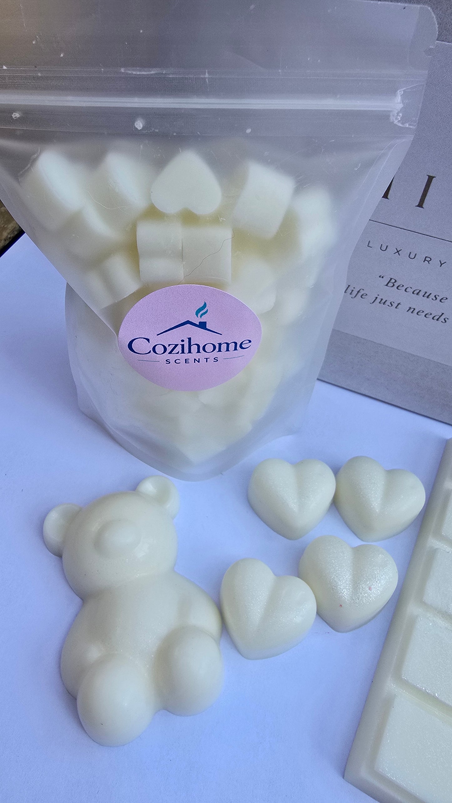 The white box, Fresh Linen scented variety wax melt selection box of aesthetically off white clean crisp melts