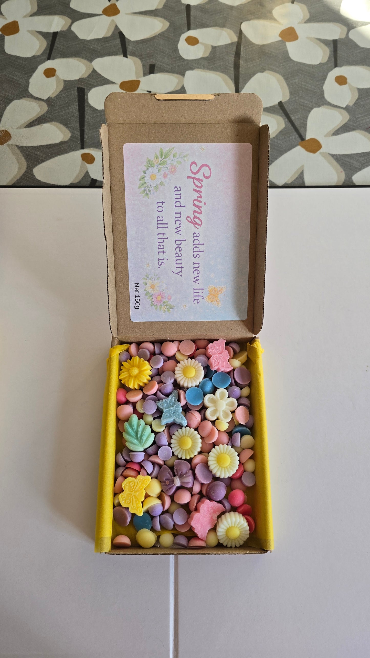 Strong scented choose springtime or summer themed wax melt boxes 150g Long lasting home fragrance